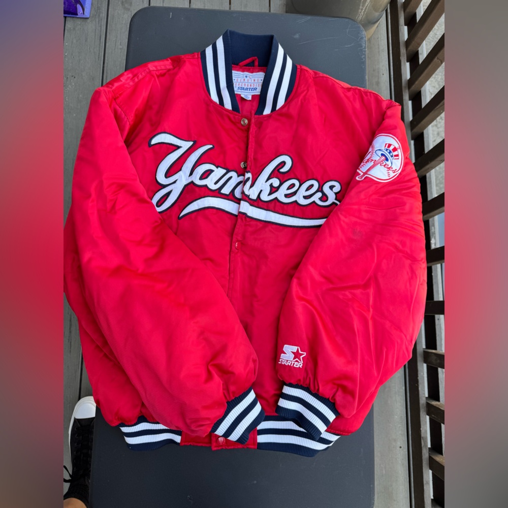 STARTER  Red Yankees Puffer Jacket great condition